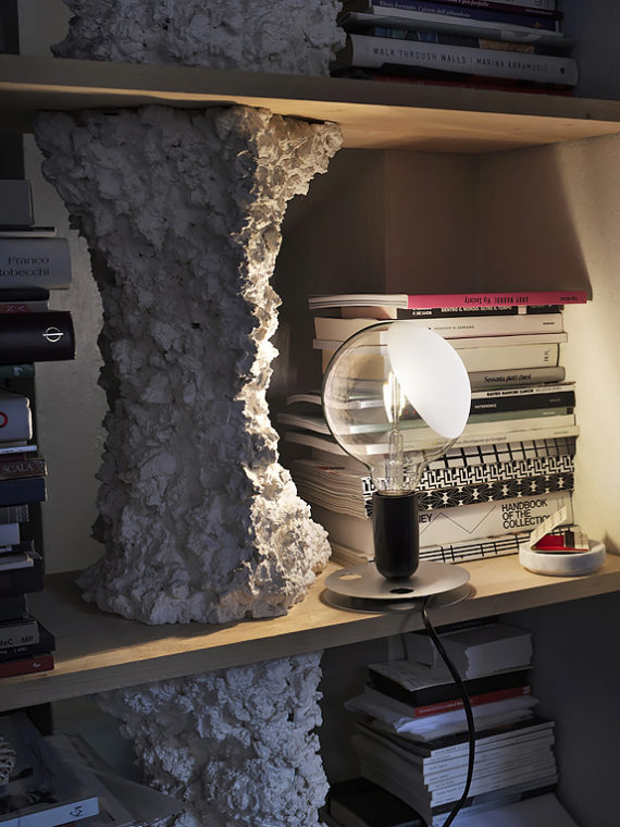 table-lamp-flos-lampadina-main