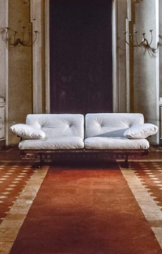 Обновленная версия дивана Ouverture в честь 40-летия модели