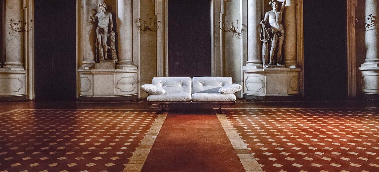 Обновленная версия дивана Ouverture в честь 40-летия модели
